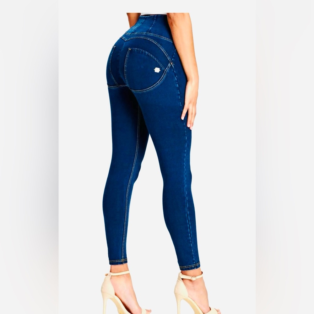 MOST FLATTERING JEANS EVER! High Rise Blue Jeans with Slim Fit Yellow Stitching